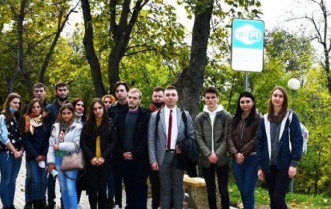 Moldovos istorikai apdovanoti už nuopelnus istorinės atminties išsaugojimo ir aktualizacijos srityje