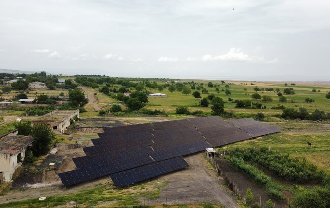 Sakartvele pradėjo veikti nauja lietuviška saulės elektrinė