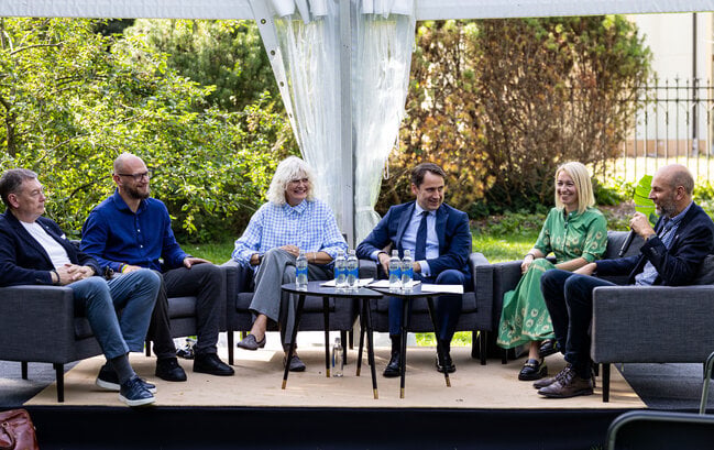 Rugpjūčio 29–30 d. Užsienio reikalų ministerija dalyvavo diskusijų festivalyje „Būtent!“